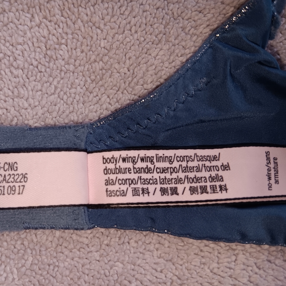 Victoria's Secret Blue Shimmer Metallic Bra. 32D. - Picture 10 of 12